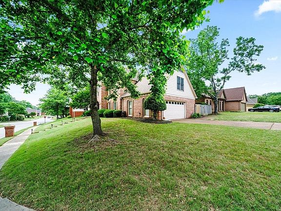 2nd image of 8606 Meadow Green Dr