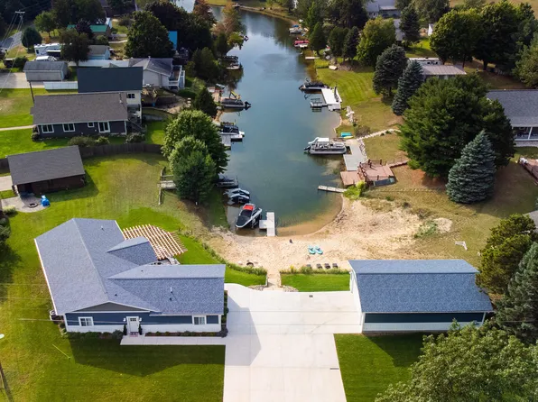 1641 N Arrowhead Rd, Mears, MI 49436