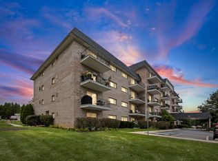 1000 S Lorraine Rd APT 110, Wheaton, IL 60189
