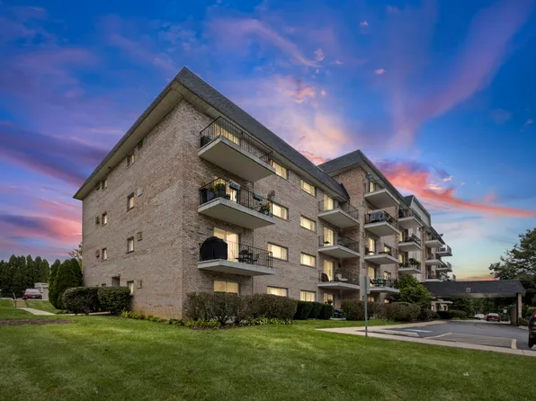 1000 S Lorraine Rd APT 110, Wheaton, IL 60189