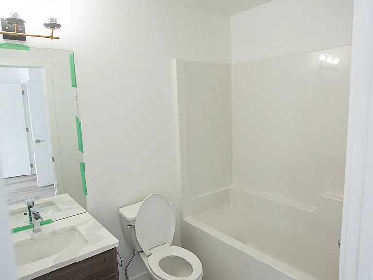 154 A Perth Ave #1 — Photo 16
