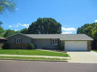 1906 Sierra Ct, Pekin, IL 61554