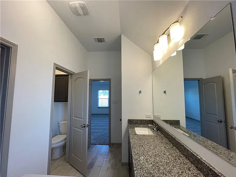 917 Hollyhock Dr — Photo 32