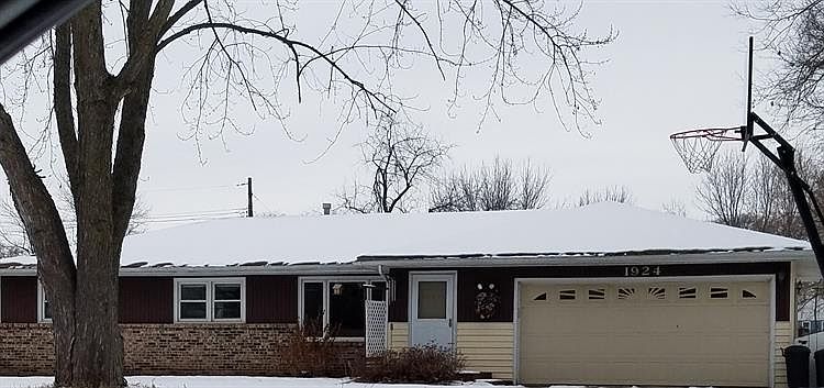 1st image of 1924 Juniper Ln