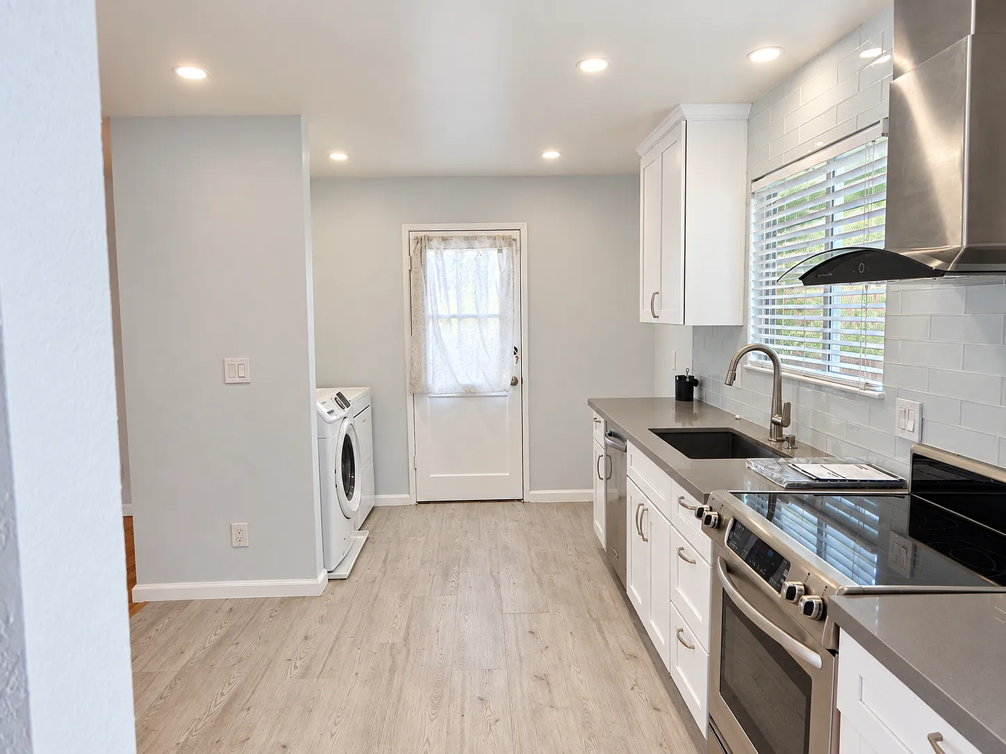 1857 Findley Dr — Photo 2