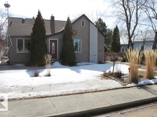 4811 49th Ave, Holden, AB T0B 2C0