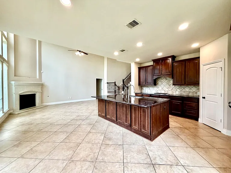 11006 Glenrothers Dr — Photo 3