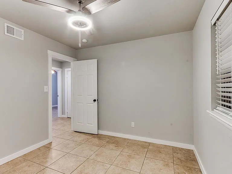 1909 Hardy Dr — Photo 17