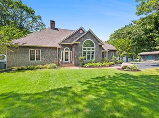 8 Landfall Cir, East Hampton, NY 11937
