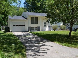 6512 Boxwood Ln NE, Cedar Rapids, IA 52402