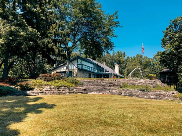 S28W32775 County Road G, Dousman, WI 53118