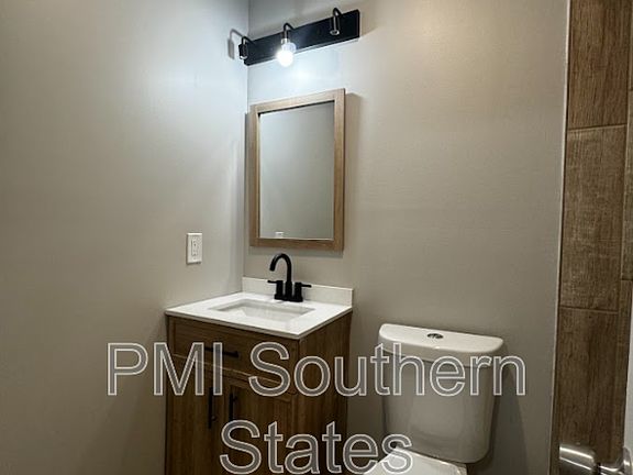 5th image of 16 Pearls Ln Unit B
