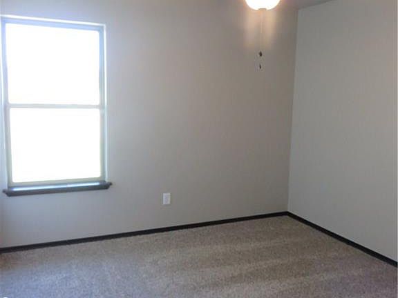4th image of 2712 Siena Ln