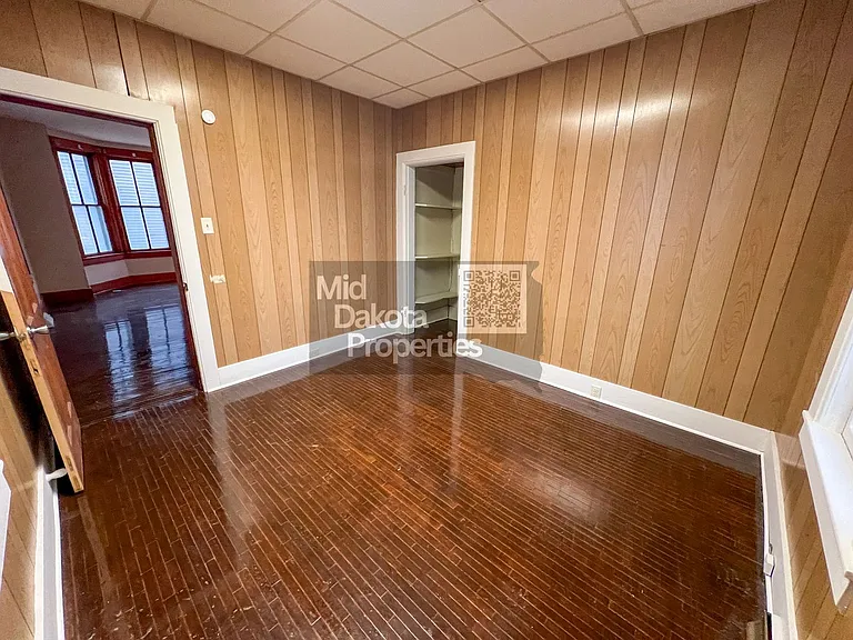 523 W 2nd Ave — Photo 14