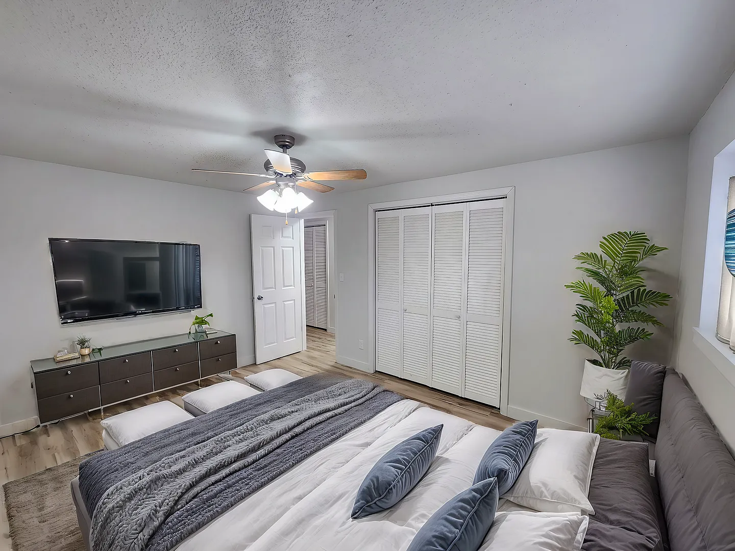 Mesa Heights Apartments — Photo 4