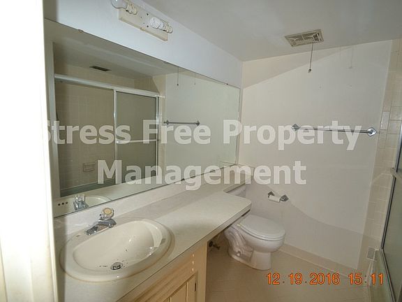 4th image of 670 Midway Dr #A