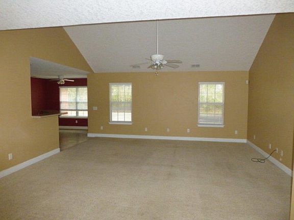 3rd image of 103 Barry Ln