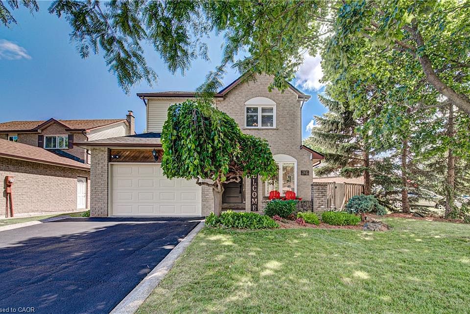 1st image of 577 Hawthorne Cres