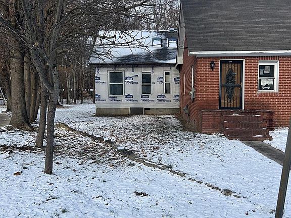 3rd image of 6600 Woodland Rd