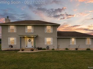 17204 Country Ln, Manchester, MI 48158