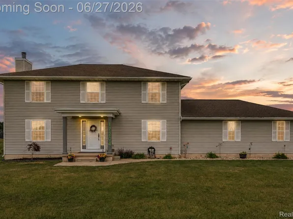 17204 Country Ln, Manchester, MI 48158