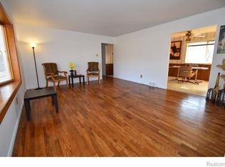 145 N Newman Rd, Lake Orion, MI 48362