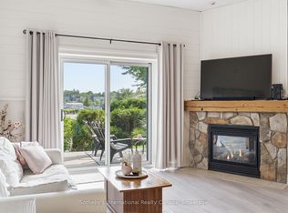 110 Steamship Bay Rd #102, Gravenhurst, ON P1P1Z9