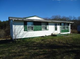 501 Black Bird Pl, Cascade, VA 24069