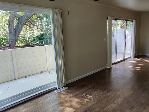2nd image of 800 University Ave APT 5