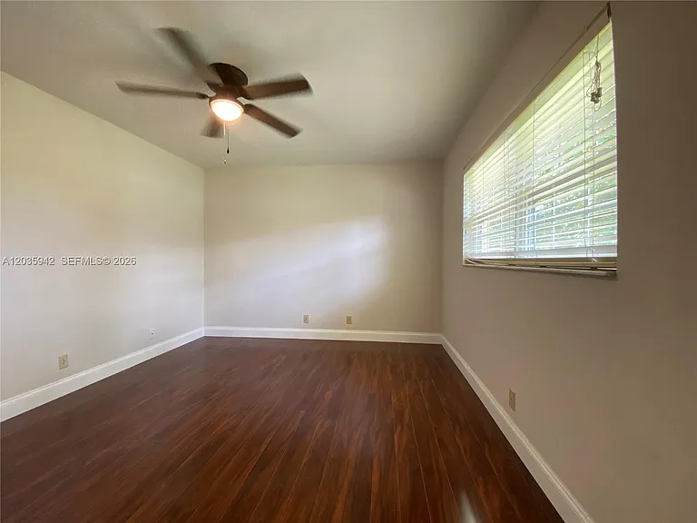 490 Bonaventure Blvd — Photo 12