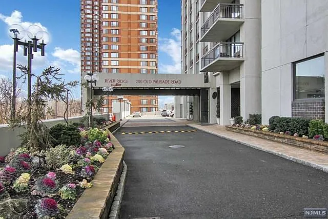 200 Old Palisade Rd — Photo 2