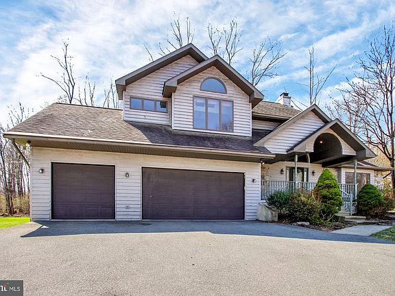 3rd image of 35 Robin Lea Ln