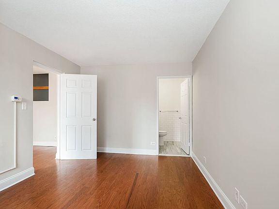 5th image of 536 Main St APT 110