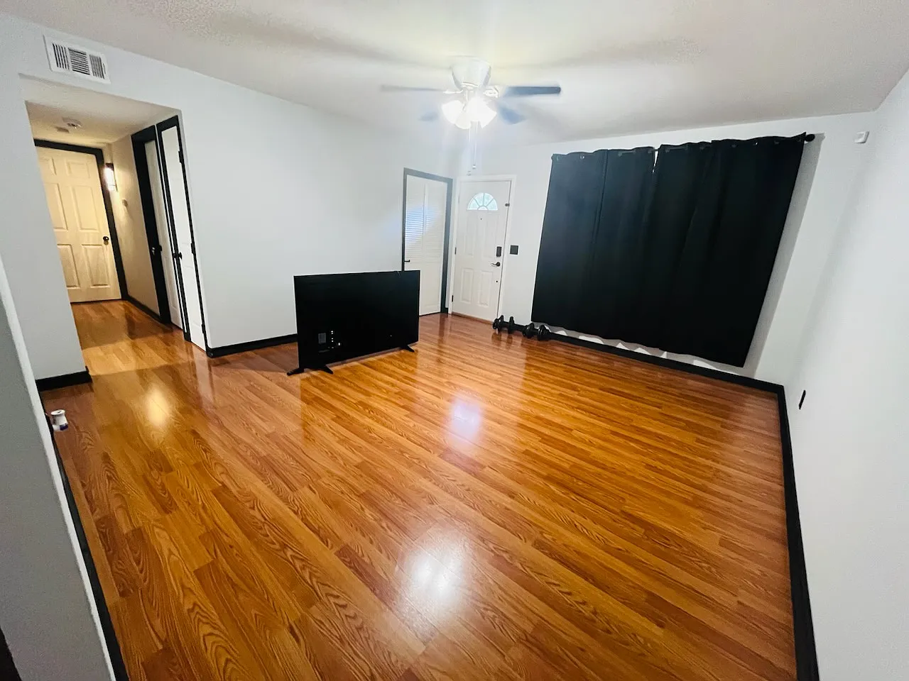 3 bed, 1053 sqft, $1,700 — Photo 4