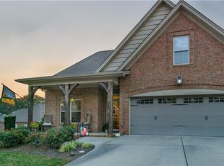 606 Suzanne Ln, Lexington, NC 27295