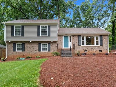 1022 Willowlake Rd, Winston Salem, NC, 27106