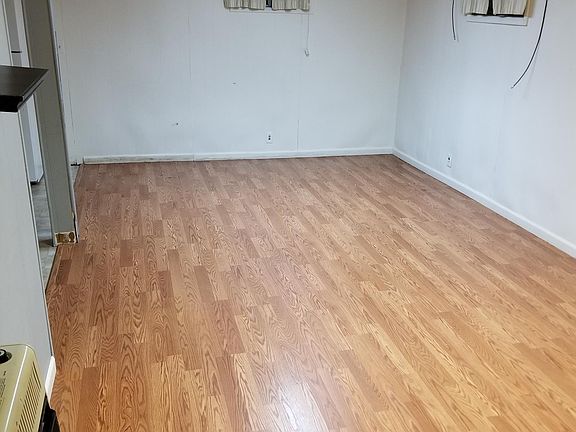 5th image of 3415 1/2 Poly Dr