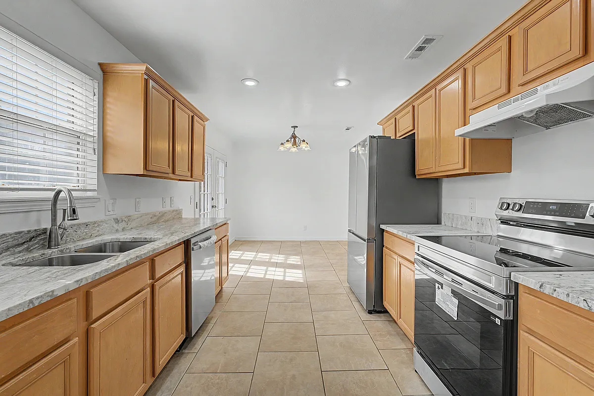 Building Photo - 5213 S 62nd St