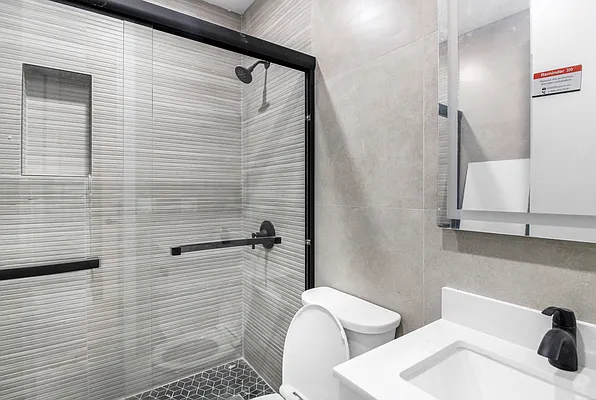 Rented by Coroi Corp | media 6