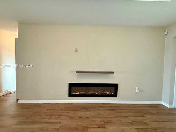 5th image of 7033 Waldo Cir