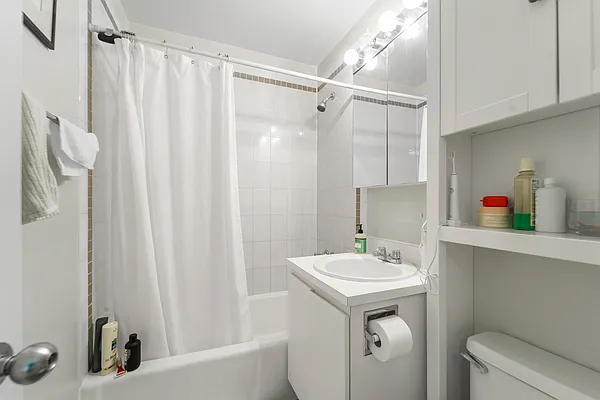 Rented by Corcoran | media 10