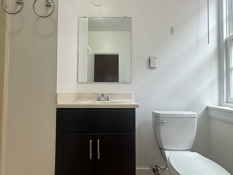 107 W Monument St #4C — Photo 8