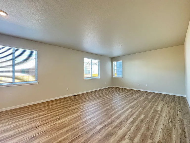 4455 Trader St — Photo 3
