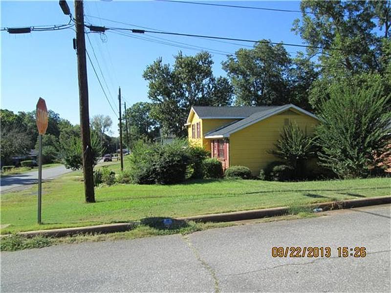 2nd image of 3300 Exeter Ave