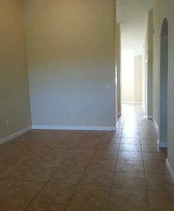 4th image of 2925 SE 16th Ave Unit 201