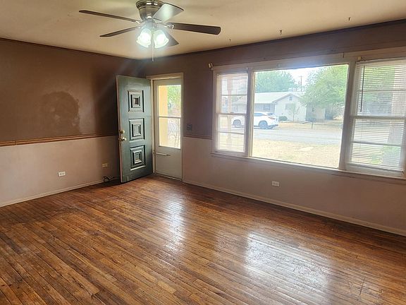 3rd image of 1319 W 6th St