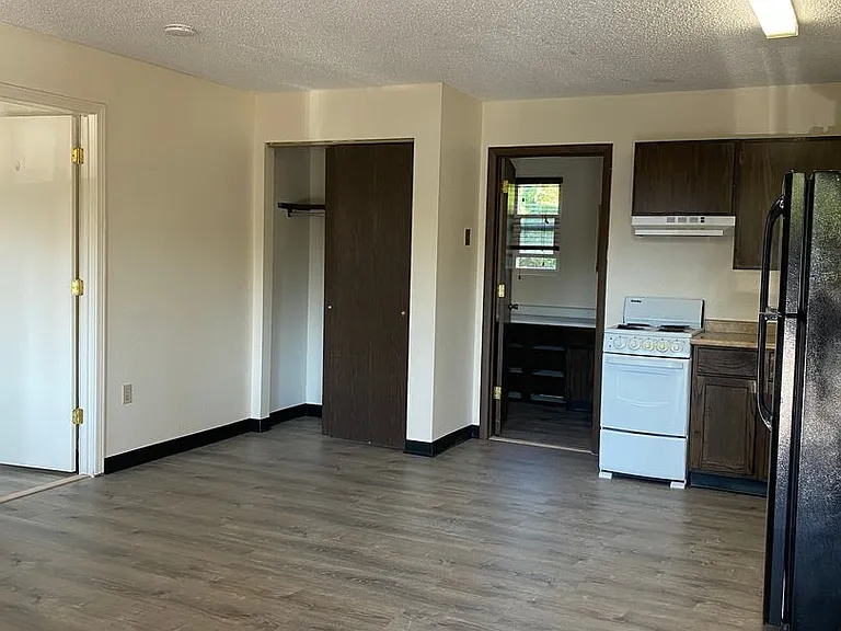 200 Connell Ave — Photo 8