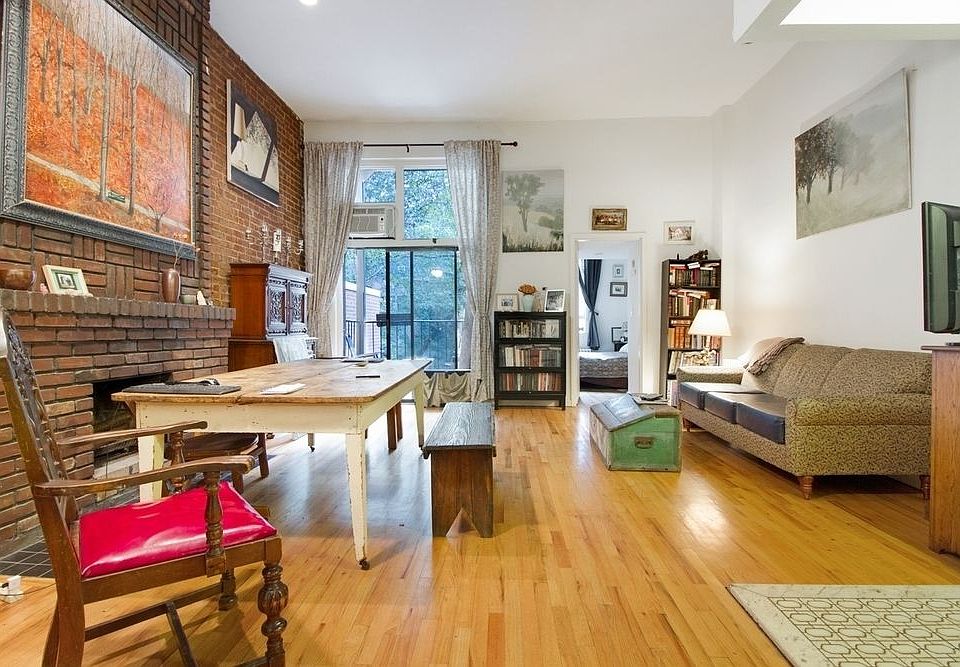 1st image of 18 W 83rd St APT 1B