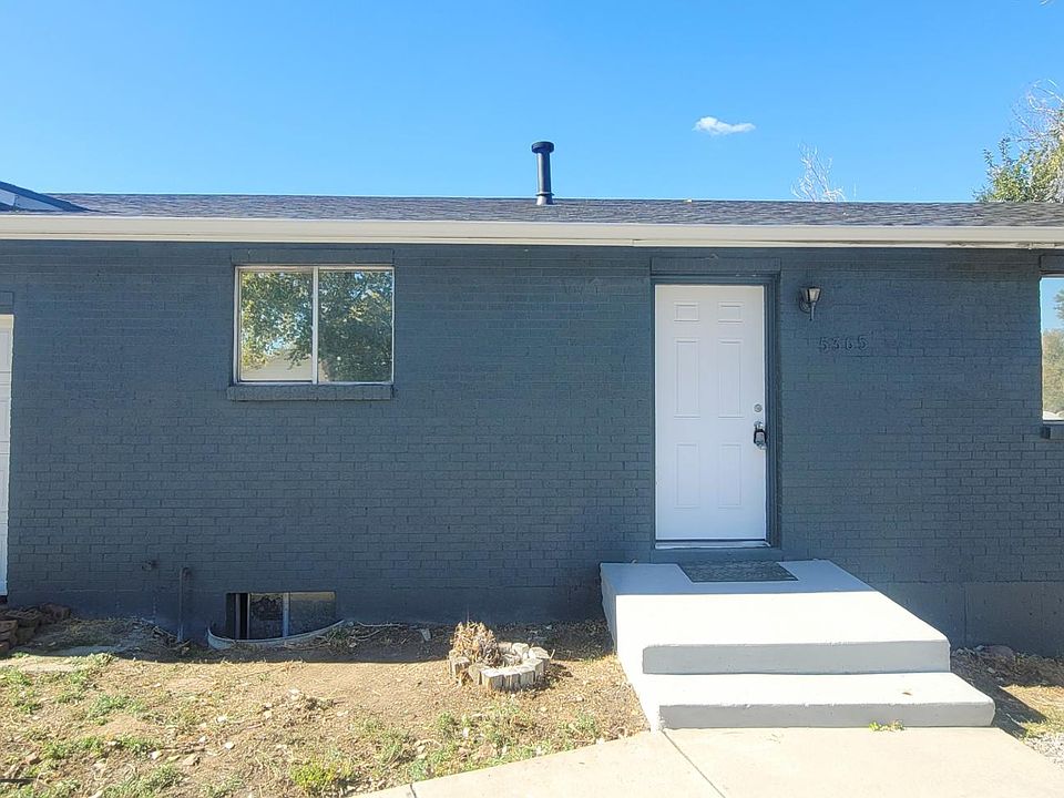 This is the front of the 4plex but the unit available for rent is downstairs.