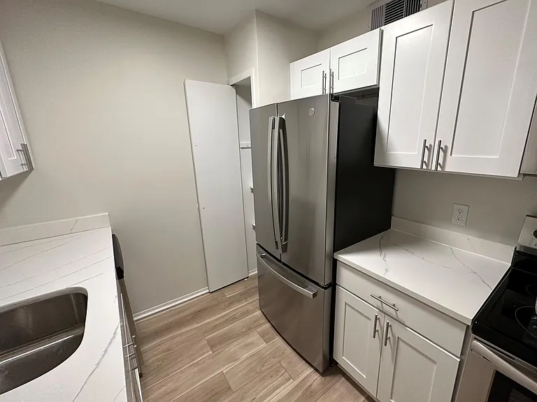 102 N Washington Ave — Photo 6
